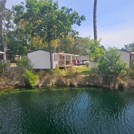 Parque de Campismo Au Bord De L'eau 