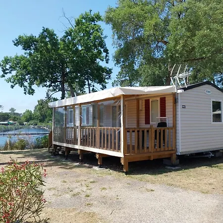 Parque de Campismo Au Bord De L'eau 